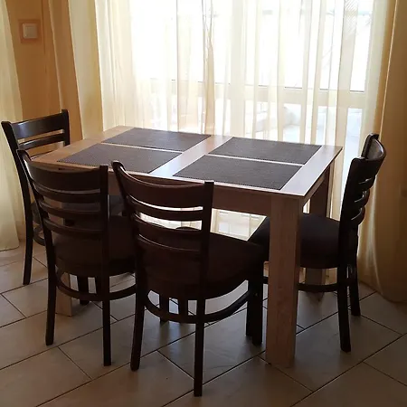 Apartment Biyana *